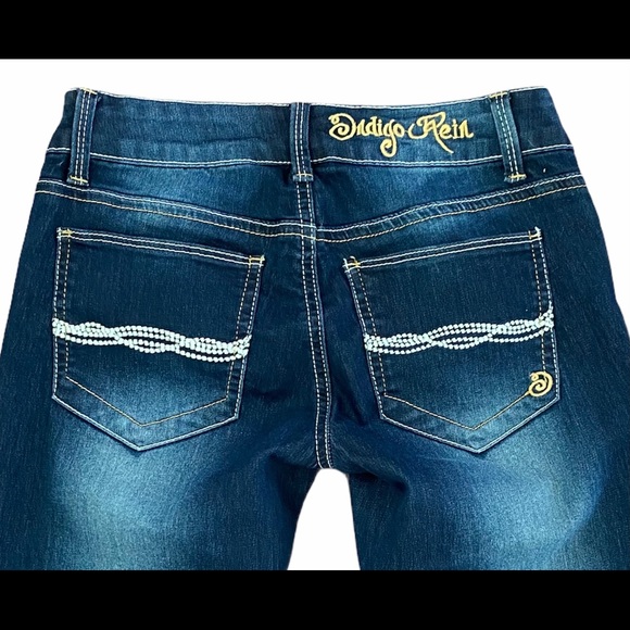 *SOLD* New Indigo Rein crop Stretch Jeans - Picture 7 of 8